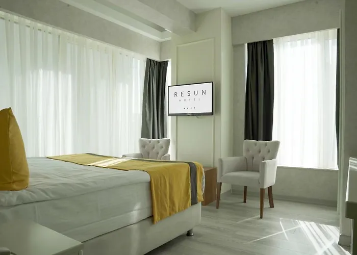 Resun Hotel 4*