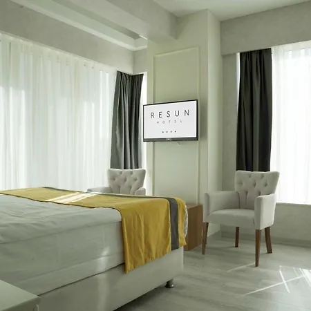 Resun Hotel 4*
