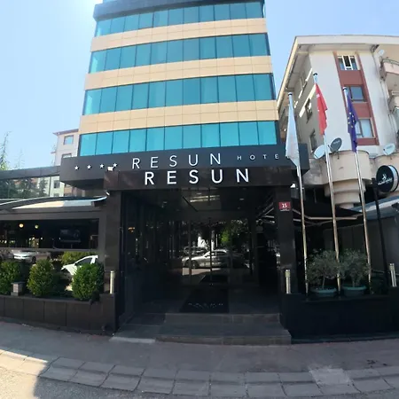 Resun Hotel 4*