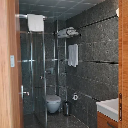 Resun Hotel 4*